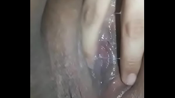 Nonton Me Calienta Mucho thumbnail