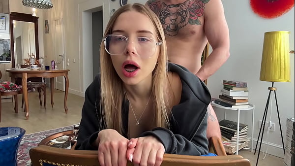 Play MP4 - Her jeans were ripped so I fucked her