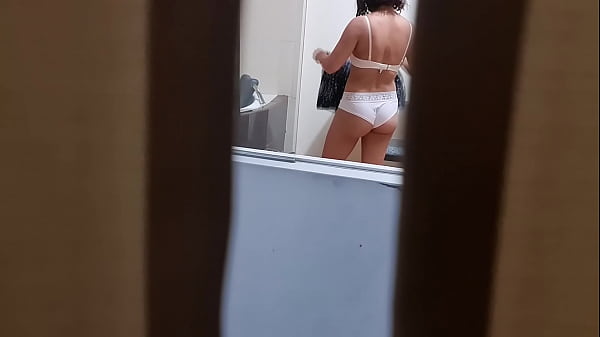 Espio A Mi Amiga De 20 A&ntilde;os thumbnail