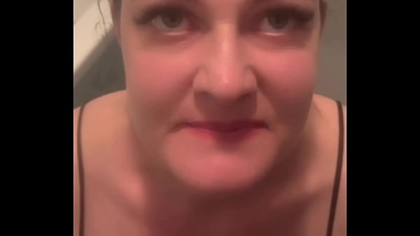 Nonton Horny Milf Swettysvett Sucks In The Bathroom After A Steamy Workout thumbnail