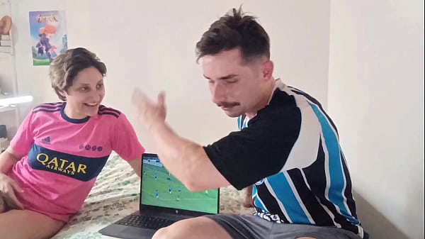 Nonton P&oacute;s Jogo Ninfeta Loira Do Sul E Saymon Pau Leiteiro thumbnail