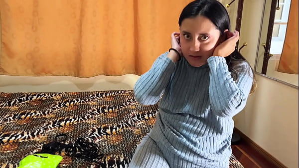 Play MP4 - Hoy me visit&oacute; mi cu&ntilde;ado&comma; siempre hemos querido follarnos&comma; hoy fue el d&iacute;a de hacerlo realidad&period;