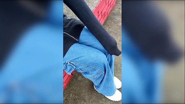 Play MP4 - Me Pide que le preste DINERO y me la follo como PRIMER PAGO