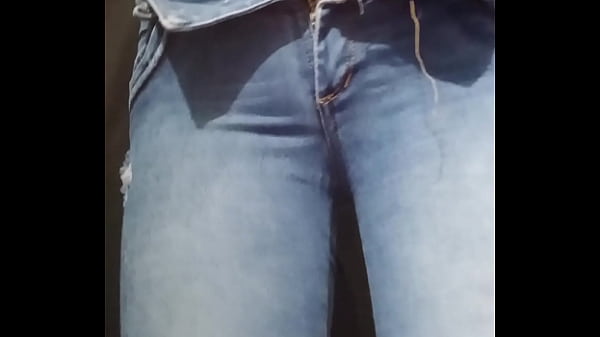 Play MP4 - 18  teen's tight pussy in her room&period; She accidentally sends video to her teacher&period;