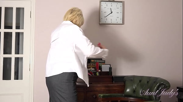 Play MP4 - AuntJudys - Busty Mature MILF Amy Masturbates at the Office
