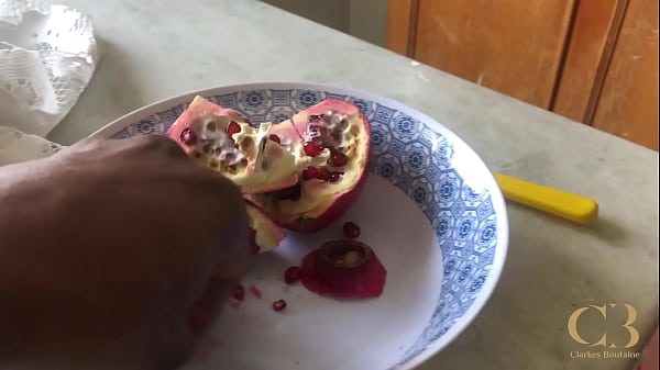Hot sunday afternoon centro sp deep in her ass and eating pomegranate trailer 