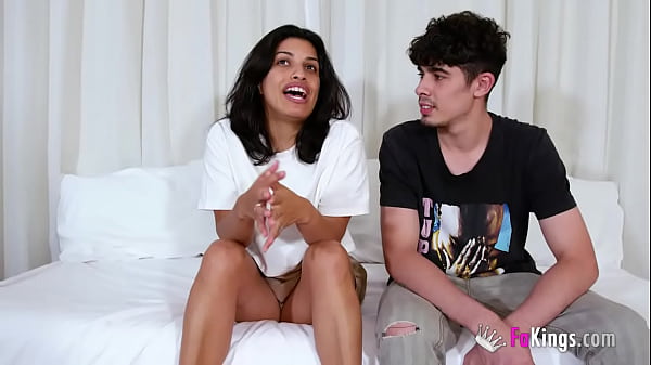 Lidia_is now aMILF She wants_a rook she can teach sexto