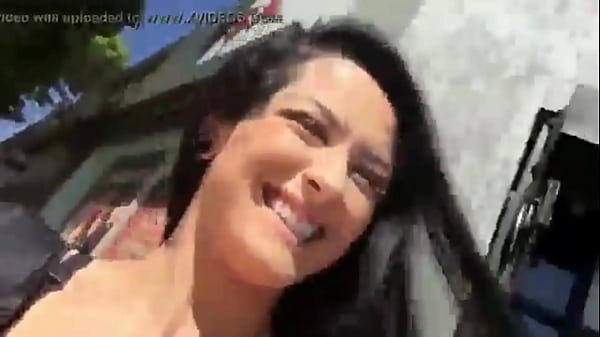 Gostosa sem calcinha 