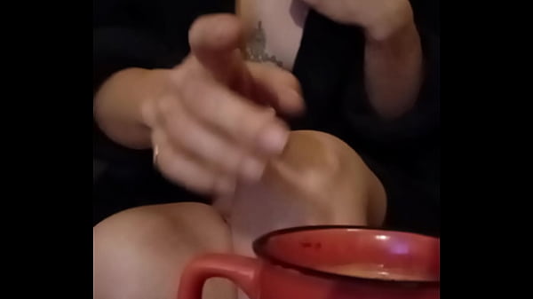 Bonjour mes coquins je vous offre un caf&eacute; en vous souhaitant une excellente... 