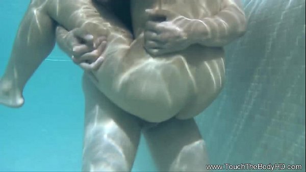 Asian_MILF Relaxes TheMan