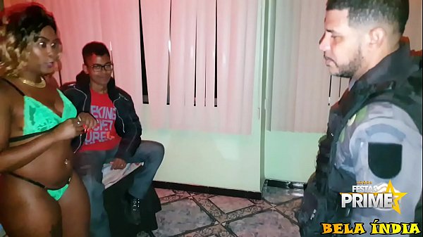 Play MP4 - Marido corno Ot&aacute;rio se trata assim &comma;Fodendo com PM Leo Ogro &period;&period; Festa Prime