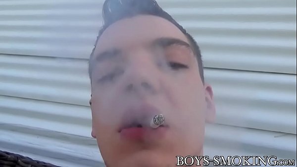 Young thug jerking off before cumshot 