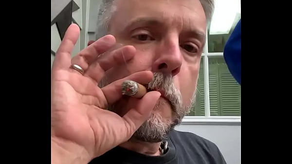 Play MP4 - Bear leather daddy sucking huge cock