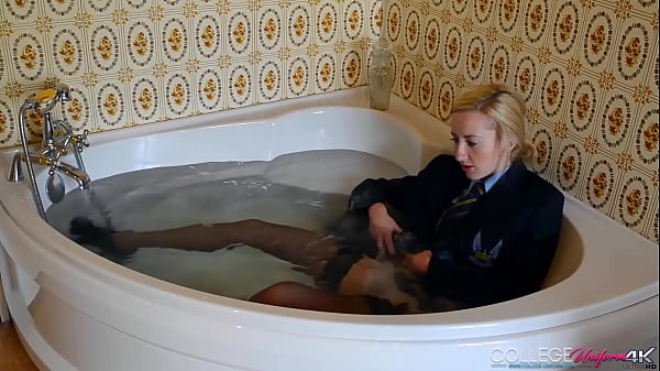 Drenched Doll Sophia Smith_Keeps Her Uniform On While Taking Hot Bath