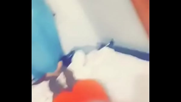 Nonton Tiny Wiggling Her Booty From The Back thumbnail