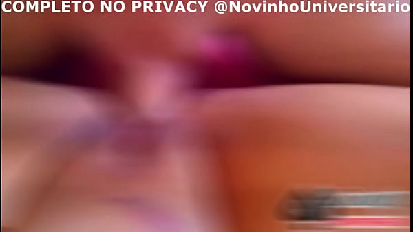 Novinho fudendo a bumbumgigante 