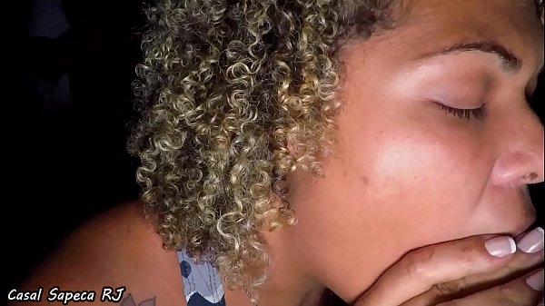 Minha Amiga Adorou Mamar Os Desconhecidos No Meio Do Mato thumbnail