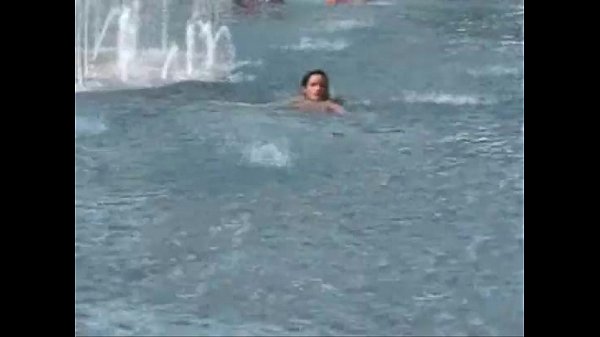 Play MP4 - Trasando na piscina