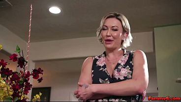Nonton Horny Stepmom Makes Stepson Agree To Fuck Her thumbnail