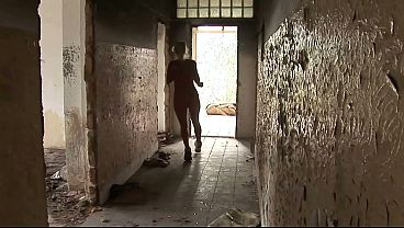 Nonton Kathy Anderson Comes Across Submissive Slave Jana Sheridan Bent Over thumbnail