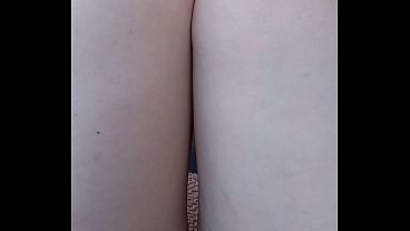 GretaLa - flash piedi gambe in giardino 