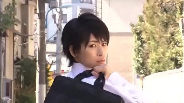 女子高生男装教師