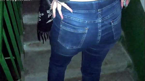 Babe Passionate Sucking and_Dogging Fuck after a Walk - Cum on_Butt