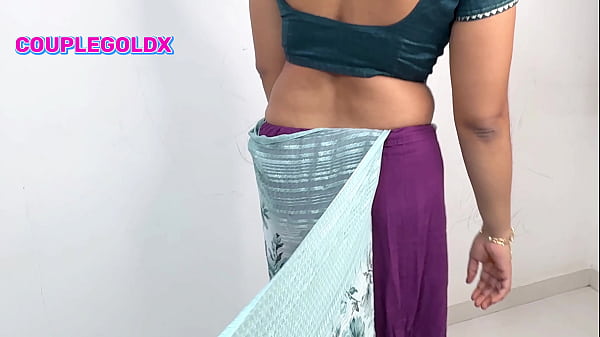 Play MP4 - कोमल रोड पे कहने लगी सिर्फ़ ५०० में चलने के लिए तयार हूँ