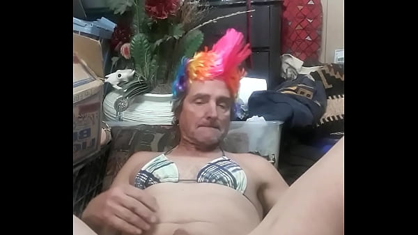 Having a good time meoffnow playing play