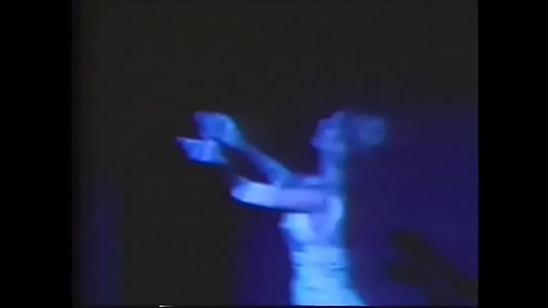 Play MP4 - A gorgeous beauty in an evening dress will show you a beautiful striptease before passionate sex