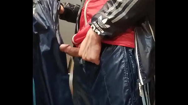 Play MP4 - Tela sire Adidas pajita muy caliente