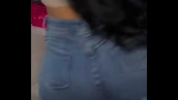 Culito quele grabe bailando en algún lugar