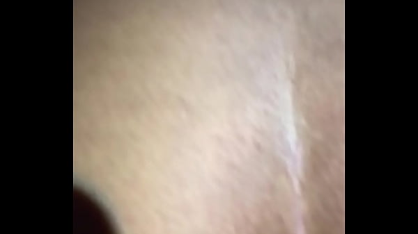 She spread her ass and grinds slowly 