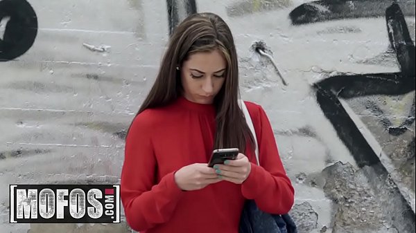 Play MP4 - Publick Pickups - &lpar;Lucia Nieto&rpar; - She Needs Cash And Loves Dick - MOFOS