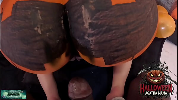 Play MP4 - Mama Studio em um BBC fodendo um JACK O'LANTERN de HALLOWEEN de uma MILF Brasileira