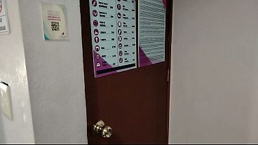 Nonton Me Termino Comiendo A La De Mantenimiento. thumbnail