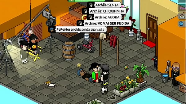 NOVINHA SENTANDO PRO PAI E AMIGO HABBO 