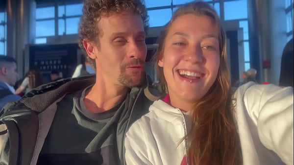 Damiana brasileira safada pela Europa Lavando carro_sem calcinha EP1