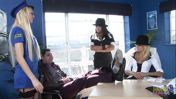 Play MP4 - Busty mafia boss deals with police raids by getting her tits out and sucking cock