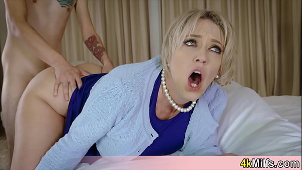 Beautiful MILF seduced her_stepson_for a quick session because she_loves taboo sex