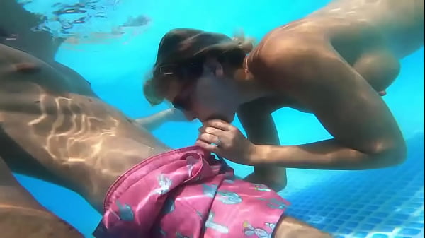 Play MP4 - Underwater BJ&comma; Milky Tits & Eating Pussy