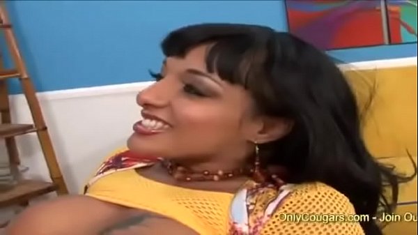 Play MP4 - Loona Luxx Has Her Feet Worshiped And Fucked