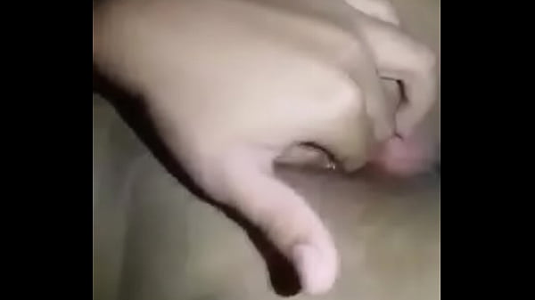 Bella peruana masturbandose