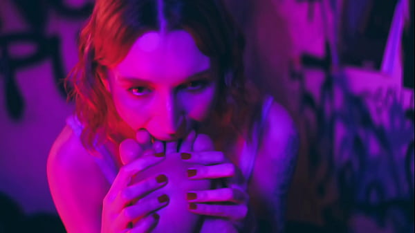 I Want To Worship Your SexyFeet Bia Roman_Sam Quinn