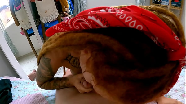 Ruivinha de dreads baba toda minha pica mamando com vontade 