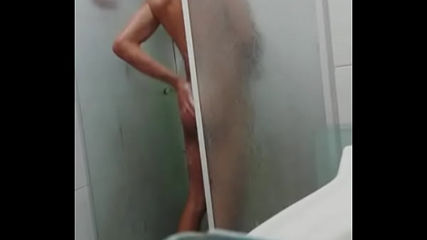 Play MP4 - C&acirc;mera escondida no banho