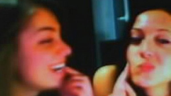 Nonton Sexy Girls thumbnail