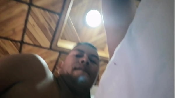 LICKING IRISESTHER_S GALLO