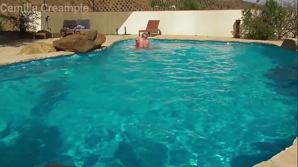 Fucking in the pool on holiday 
