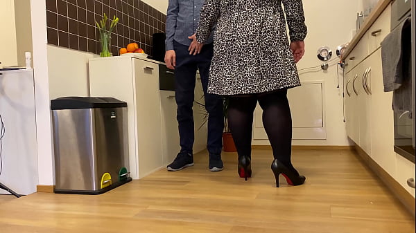 Play MP4 - Gorgeous mother in law sucks my cock